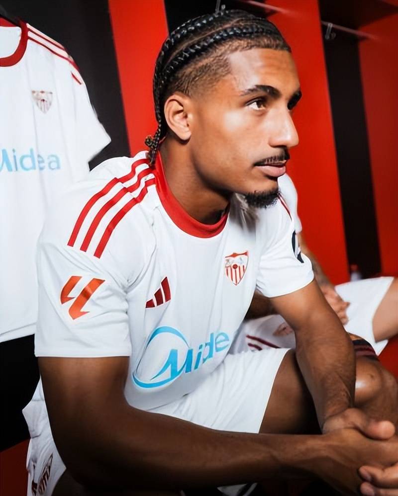 IM电竞网站 -包含冲刺阶段塞维利亚备战全明星赛，门线救险细节流出，令人意外，年轻球员获得机会的词条