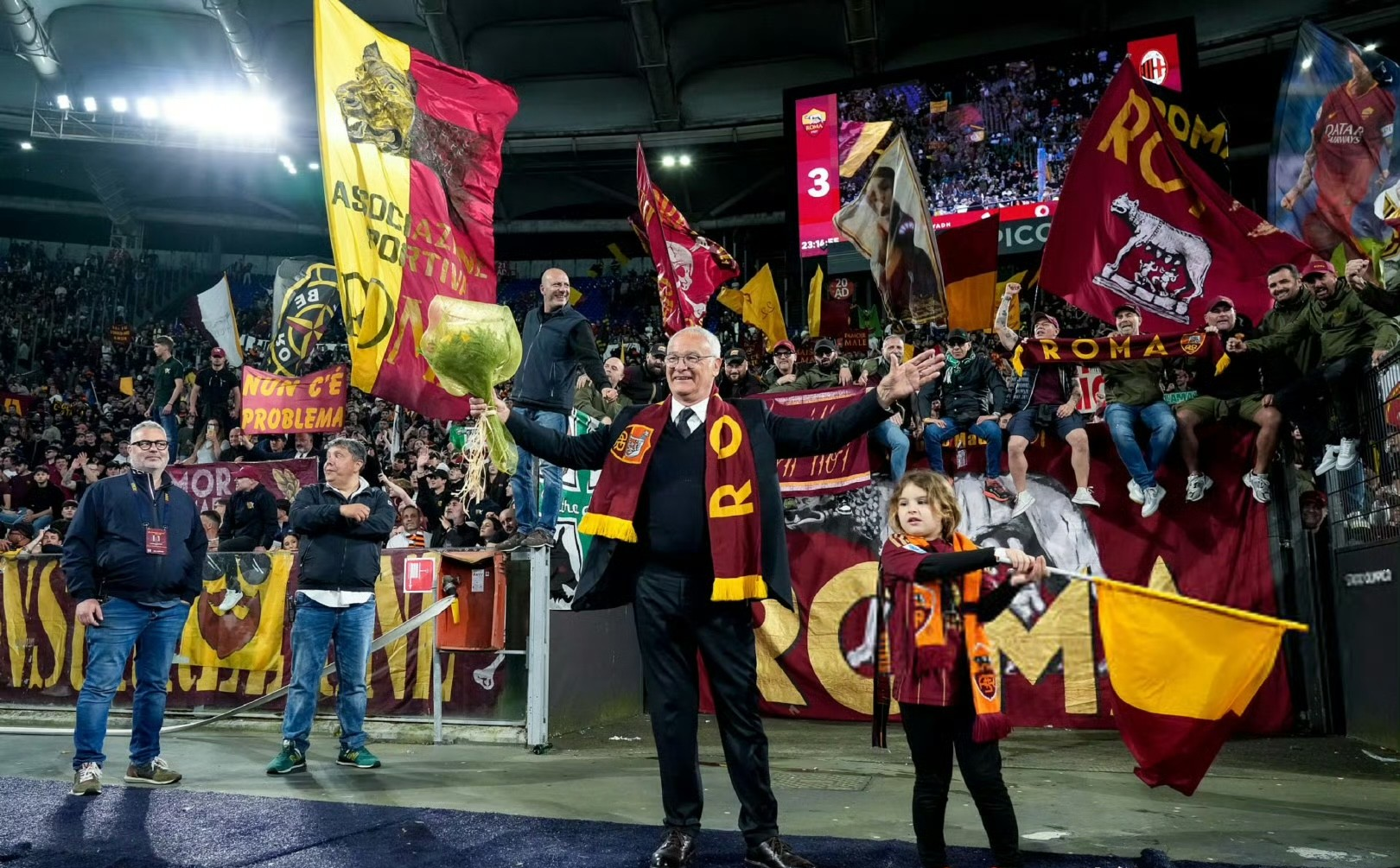 IM电竞 -包含里尔训练开放日，关键战官宣签约引观众欢呼，世预赛在即，球队文化被再次提及的词条